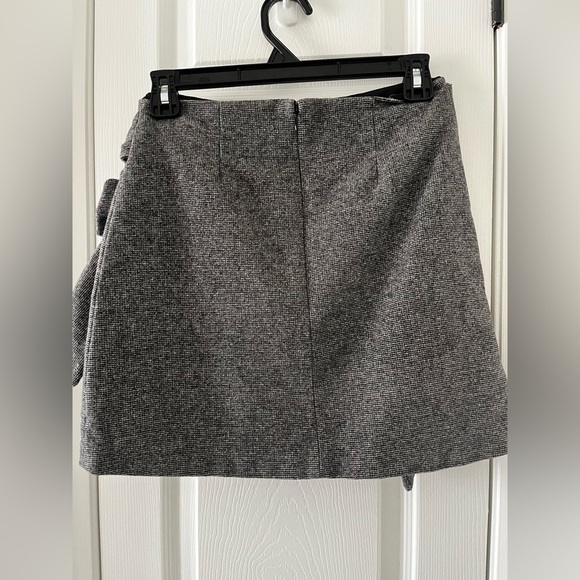 Aritizia Wilfred Wool Cashmere Gray Mini Skirt Size 2 Wrap Office Wear Chic - Picture 4 of 6
